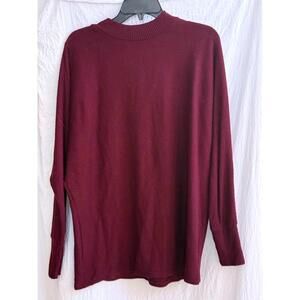 🆕LISTING🆕 MATTY CO burgundy top